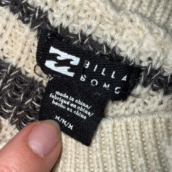 Super soft cream and black billabong cropped striped sweater - Picture 5 of 5